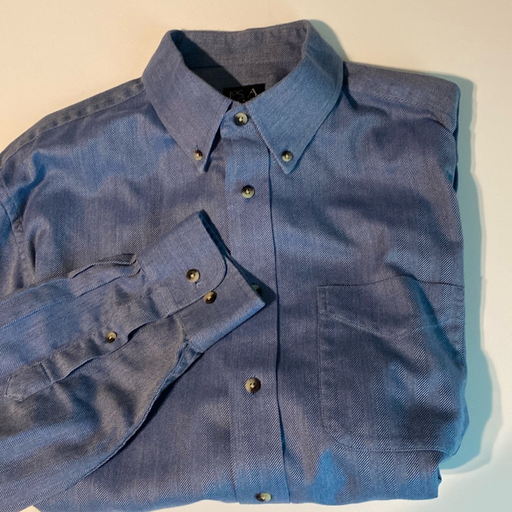 Jos. A. Bank travelers collection Men's Button Down Shirt Blue herringbone Lg
